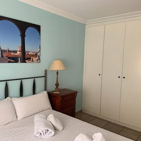 3 Bedrooms With Terrace And Wifi At *