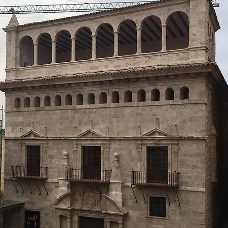 3 Bedrooms With Terrace And Wifi At