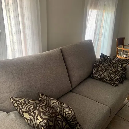 3 Bedrooms With Terrace And Wifi At Apartman *