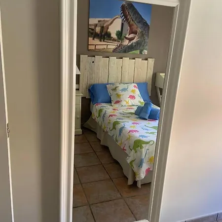 3 Bedrooms With Terrace And Wifi At Apartman